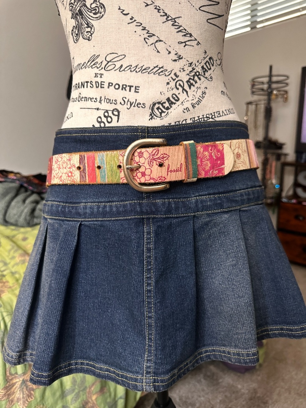 Vintage Fossil brown leather belt